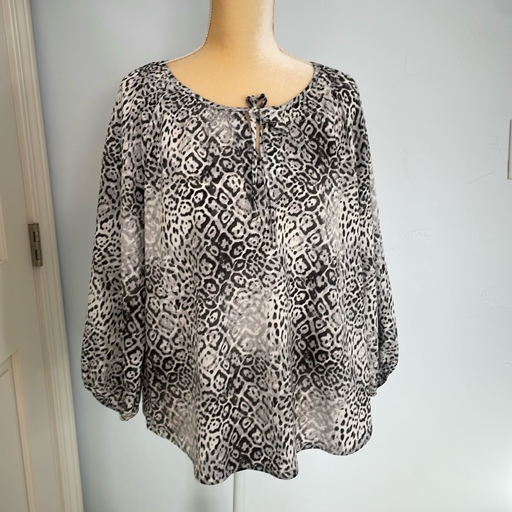 Bass Large Black & White Blouse